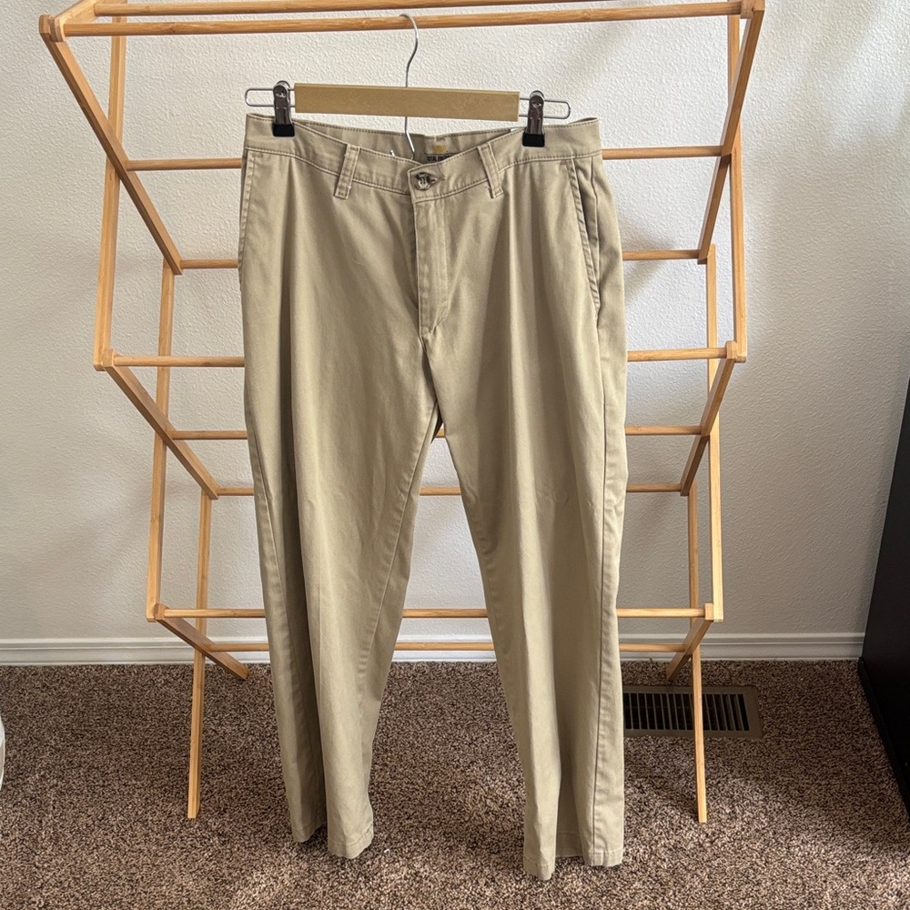 Lee Men's Chino Pants in Light Khaki